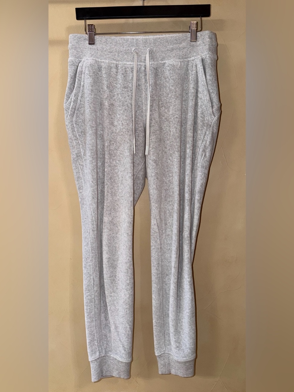 Lululemon Joggers Womens Size 8 Gray Fleece Sweatpants Drawstring